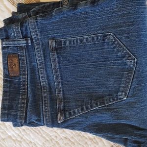 Like new stretchy jeans. Suze 12L